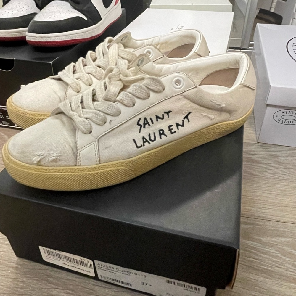 YSL SAINT LAURENT COURT SHOES